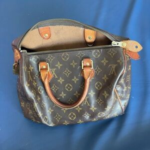 Louis Vuitton Speedy